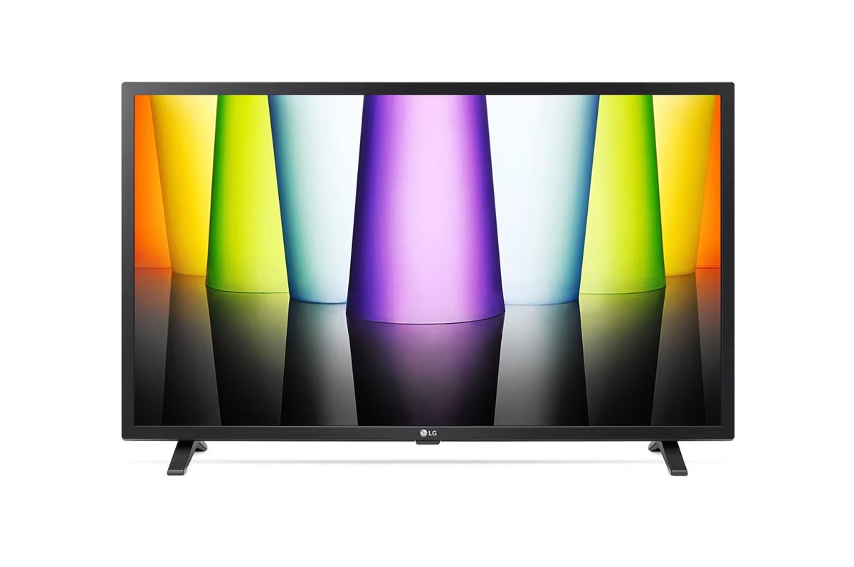 LG 32LQ63006 Smart TV előlnézetben talpon. A kijelzőn színesárnyalatok és árnyékok.