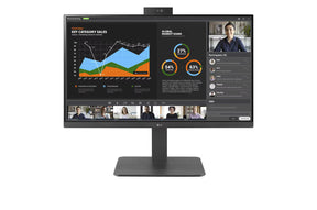 LG 24BR750C Monitor előlnézetben talpon. Webcam aktiválva, a kijelzőn powerpoint prezentációs diagramok és meeting.