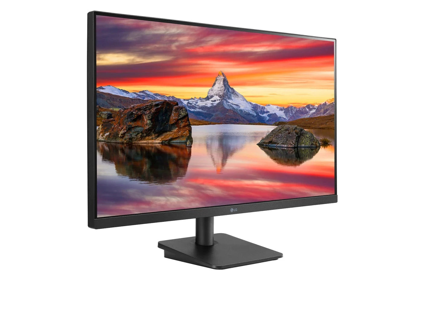 LG 24MP400-B Monitor előlnézetben jobbra fordítva, talpon. A kijelzőn északi naplementés tájkép.