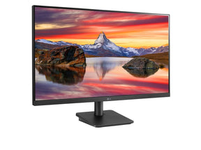 LG 24MP400-B Monitor előlnézetben enyhén jobbra fordítva, talpon. A kijelzőn északi naplementés tájkép.