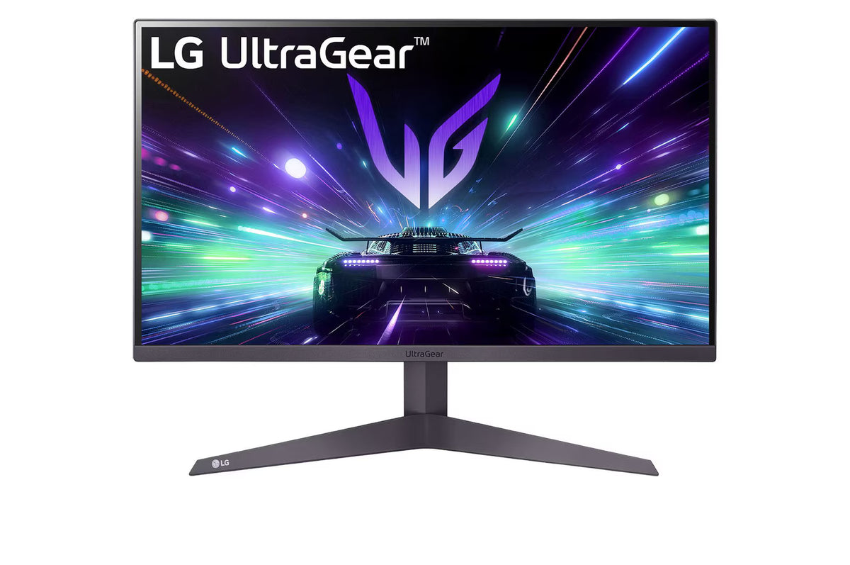 LG 27GS50F Monitor előlnézetben talpon. A kijelzőn sport autó száguld lg ultragear logó alatt.