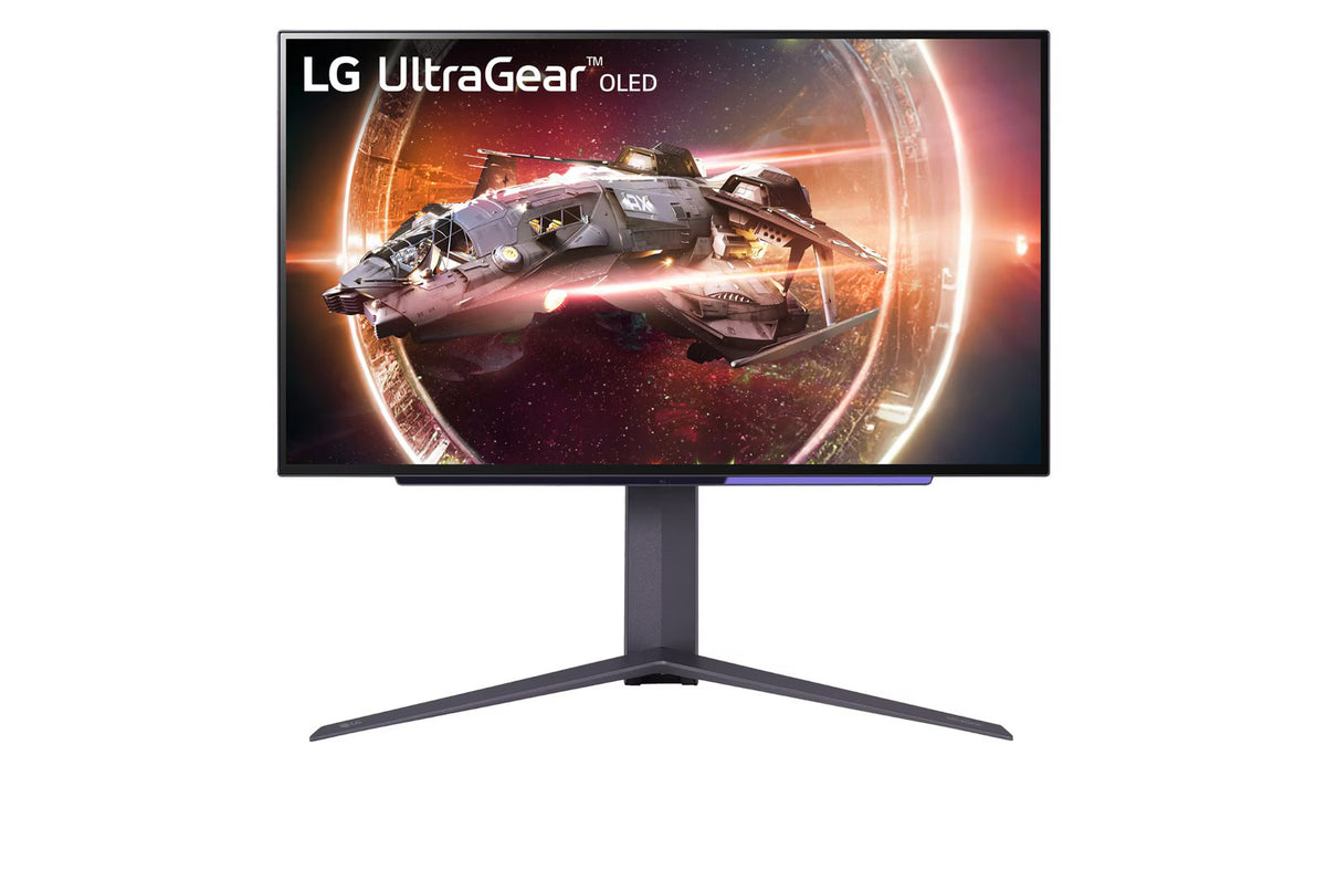 LG 27GS95QE-B UltraGear OLED monitor előlnézetben talpon, a kijelzőn egy űrállomást elhagyó űrhajóval.