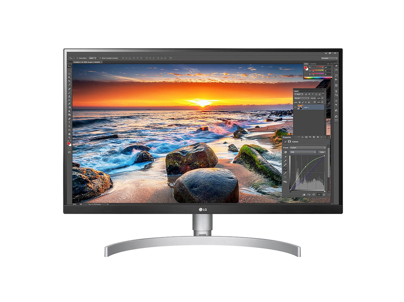 LG 27UL850-W Monitor előlnézetben, talpon. A Kijelzőn óceánparti naplementés fotó retusálása photoshopban.