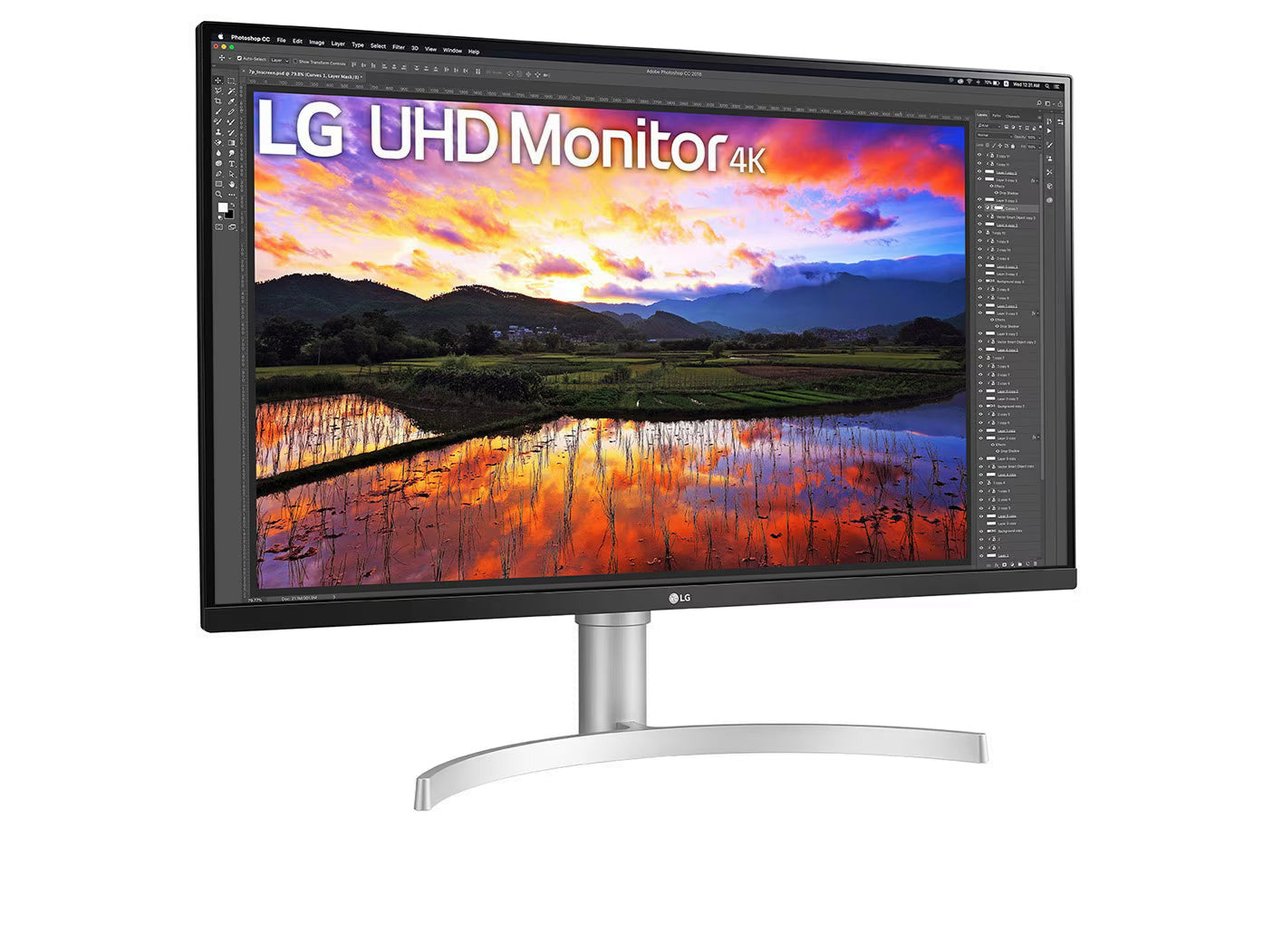 LG 32UN650-W Monitor előlnézetben enyhén jobbra fordítva, talpon. A kijelzőn egy farm tájképe photoshopban szerkesztve és lg uhd monitor logó.