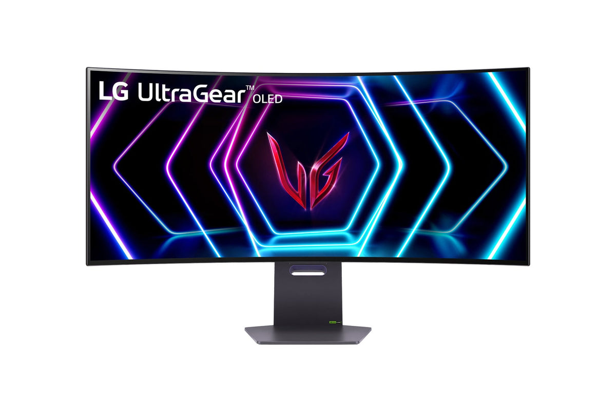 LG 39GS95QE Monitor előlnézetben talpon. A kijelzőn lg ultragear logő és élénk lilás-kék absztrakt ábra.