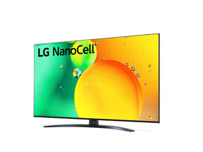 LG 43NANO763QA 4K NanoCell Smart TV előlnézetben enyhén balra fordítva, talpon. A kijelzőn zöld-sárga folyadék keveredik és lg nanocell logó.