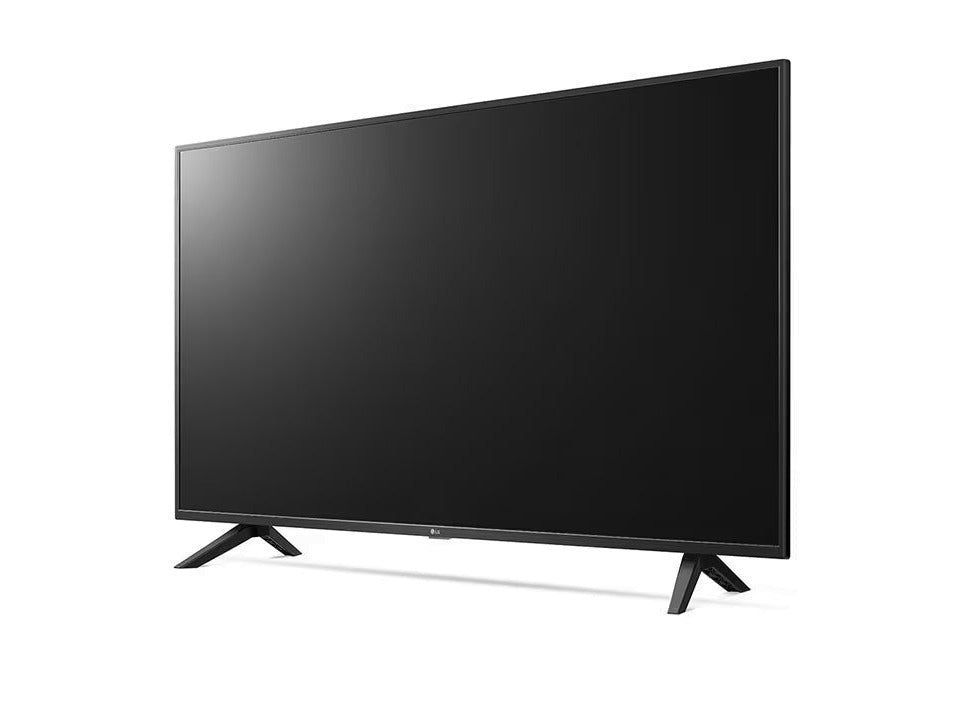 LG 43UQ7000 4K Smart TV előlnézetben enyhén balra fordítva, talpon.