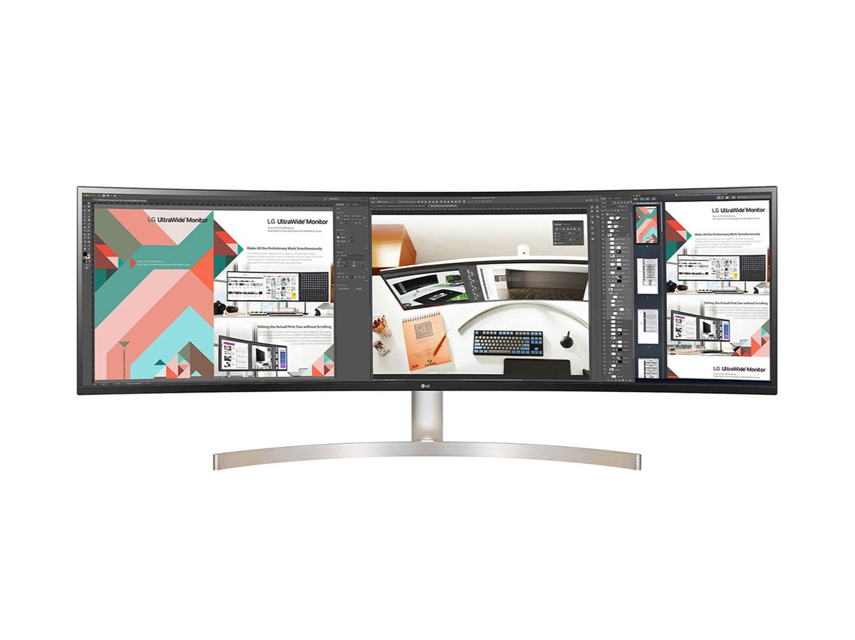 LG 49WL95C-W UltraWide 32:9 monitor előlnézetben talpon. A kijelzőn 3 ablakos photoshop pillanatkép.