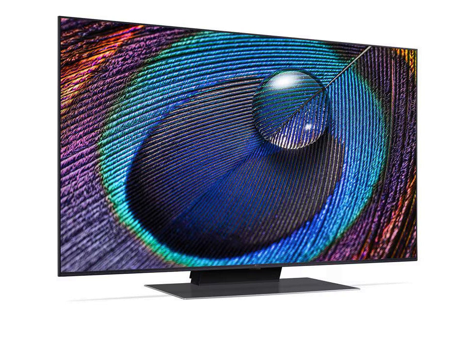 LG 50UR9100 4K Smart TV előlnézetben talpon, enyhén jobbra fordítva. A kjielzőn pasztel színes virág és vízcsepp.