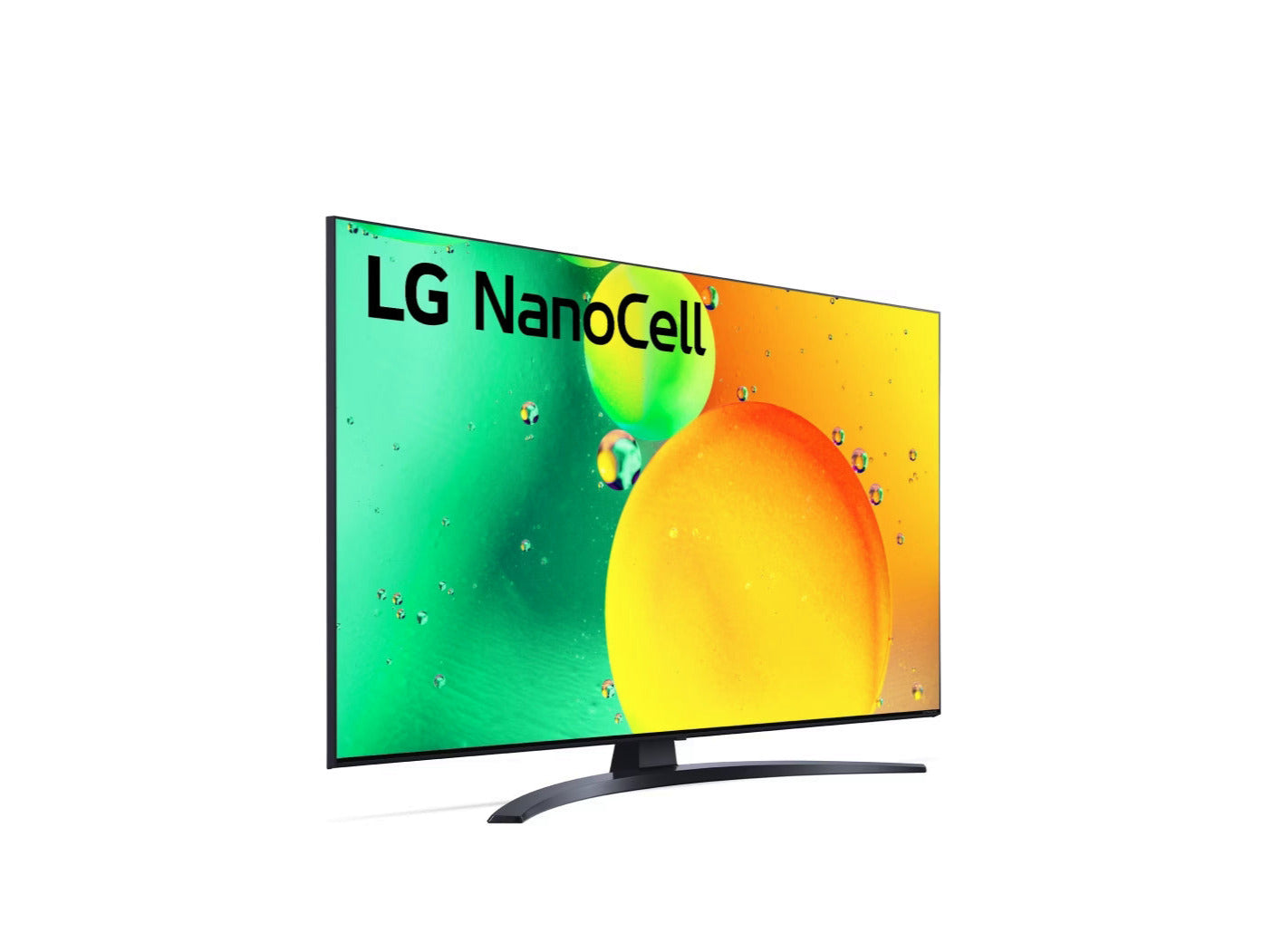 LG 55NANO763QA 4K NanoCell Smart TV előlnézetben jobbra fordítva, talpon. A kijelzőn zöld-sárga folyadék keveredik és lg nanocell logó.