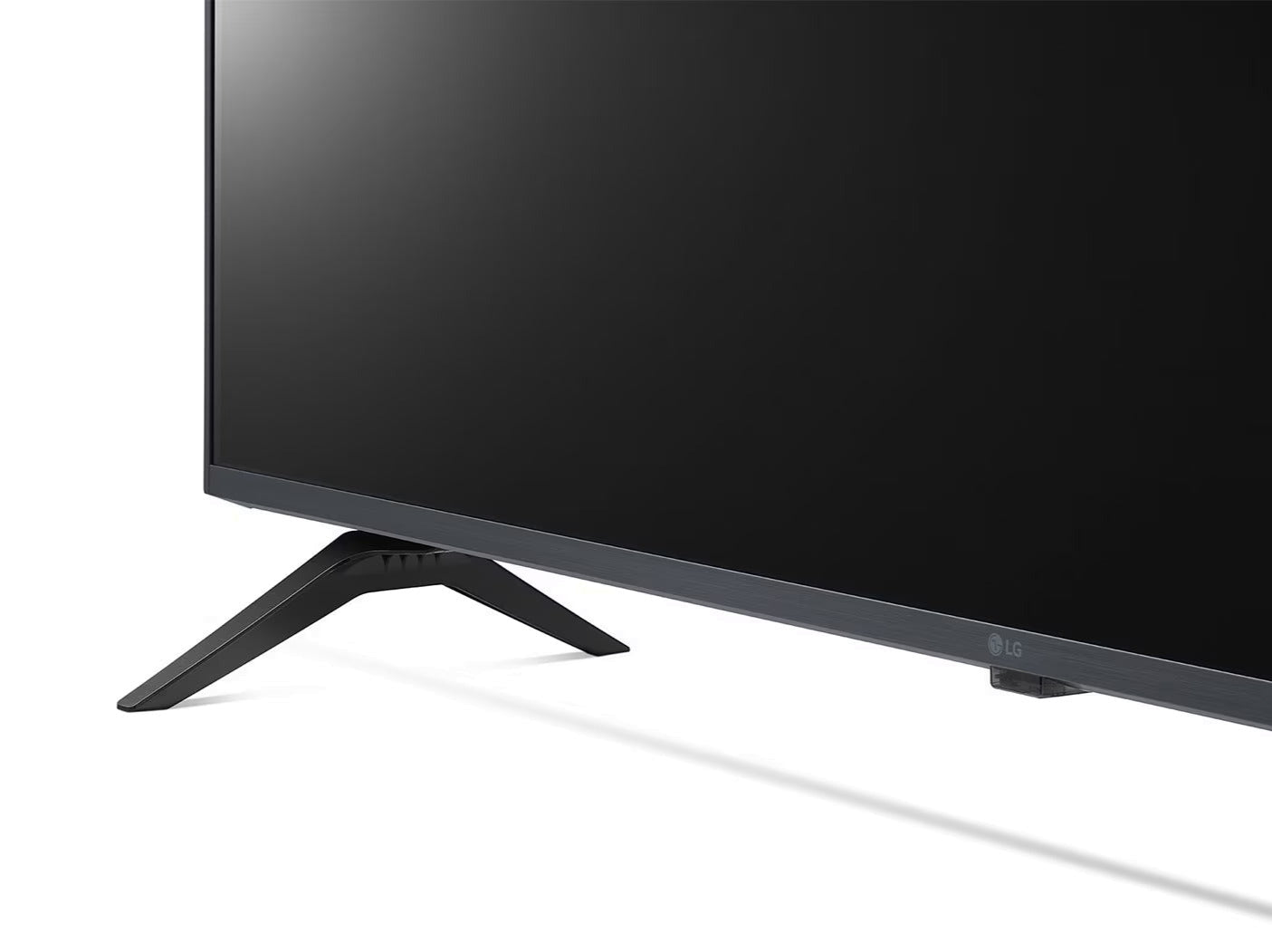 LG 65UQ8000 4K Smart TV talpra ráközelítve.