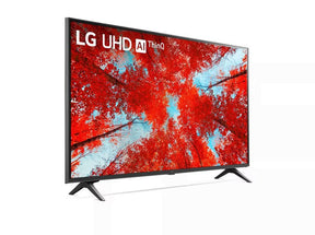 LG 65UQ9000 4K Smart TV előlnézetben enyhén jobbra fordítva, talpon. A kijelzőn piros őszi erdő és lg uhd thinq ai logó.