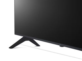 LG 65UR7800 4K Smart TV talpra közelítve.