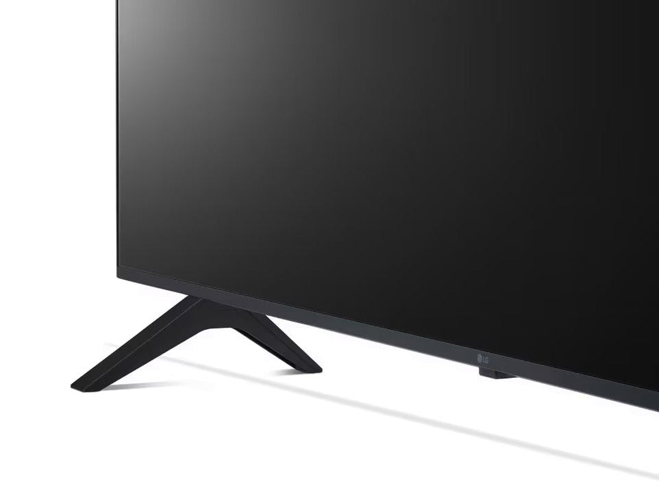 LG 65UR7800 4K Smart TV talpra közelítve.