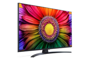 LG 65UR8100 4K Smart TV előlnézetben talpon, jobbra fordítva. A kjielzőn élénk színes virág.