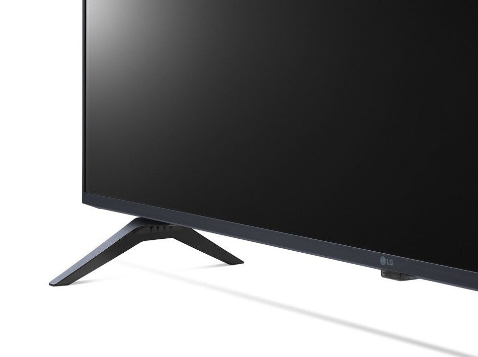 LG 70UP8000 4K Smart TV talpra közelítve. 