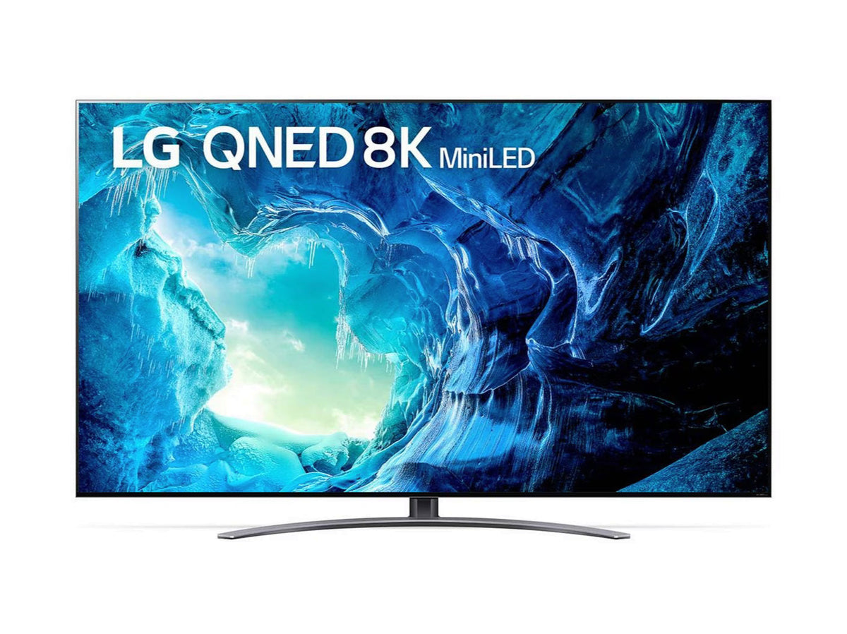 LG 75QNED963QA 8K MiniLED Gaming TV előlnézetben enyhén balra fordítva, talpon. A kijelzőn jeges gleccser tájképe és lg qned 8k miniled logó.