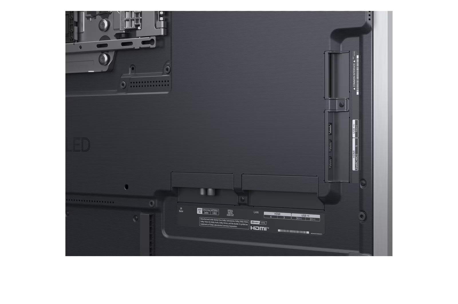 LG 83G5 OLED Televízió csatlakozó felülete és portjai.