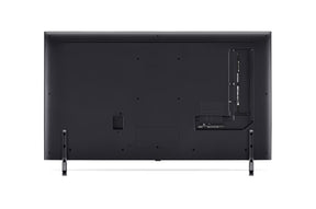 LG 75QNED80T3A televízió hátulnézetben talpon.