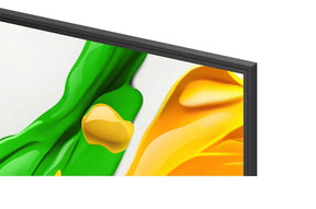 LG 65QNED86A televízió vékony kávája közelről.